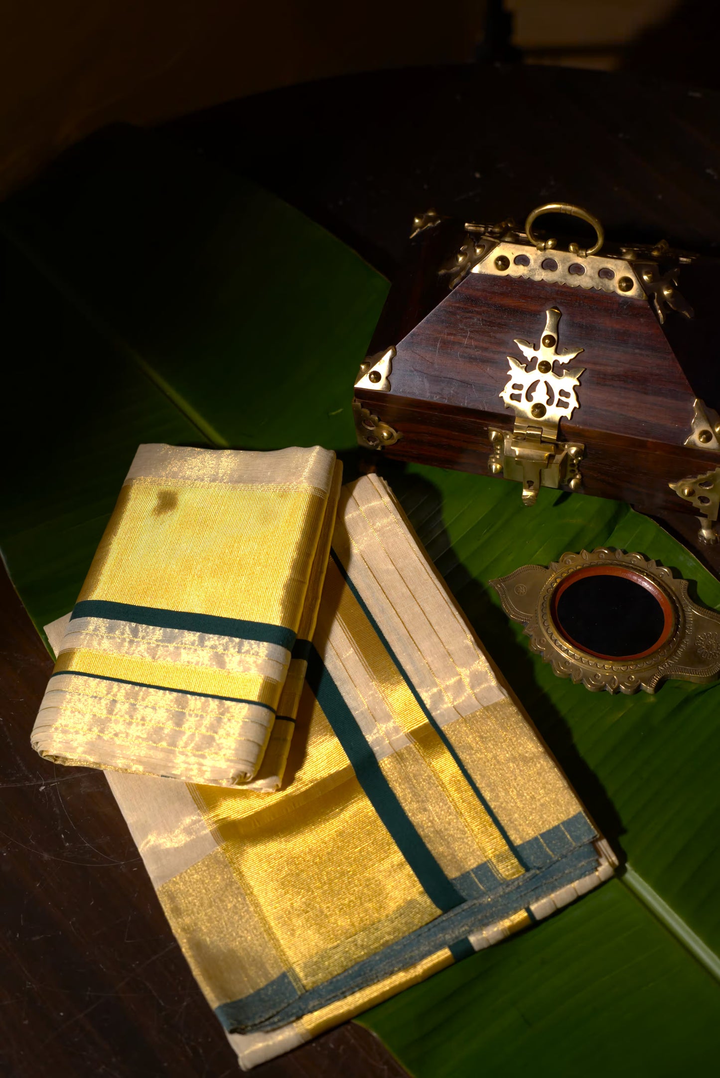 Kasavu Set Mundu (2 Pieces)