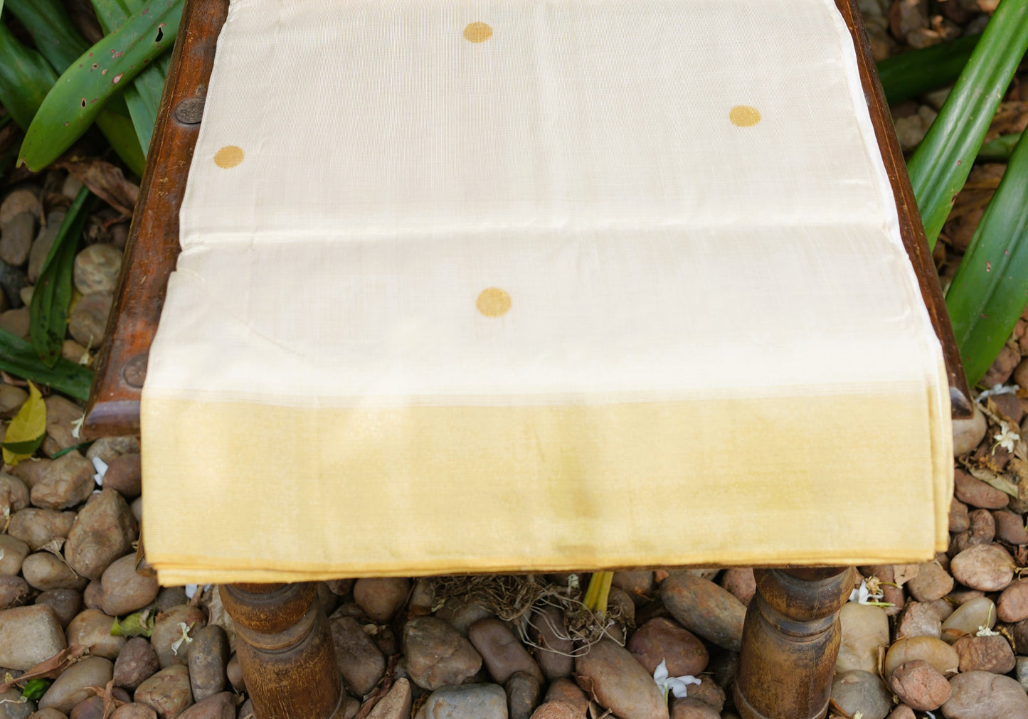 Kerala Tissue Kasavu Saree With Polka Dots