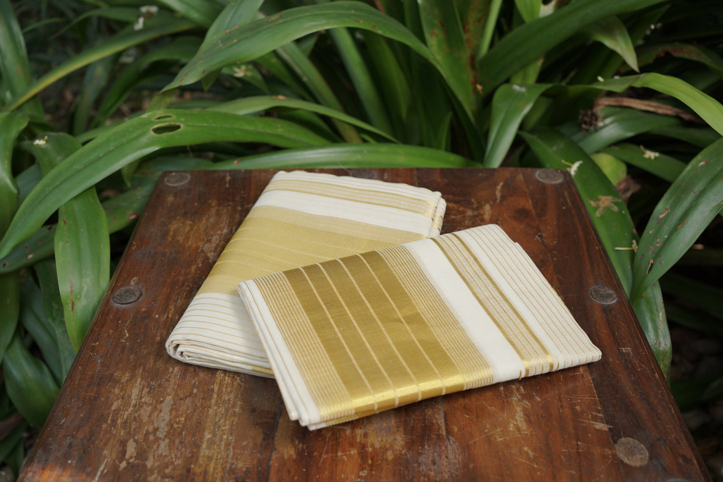 Pure Cotton Set Mundu With Kasavu Woven Lines Design On Body