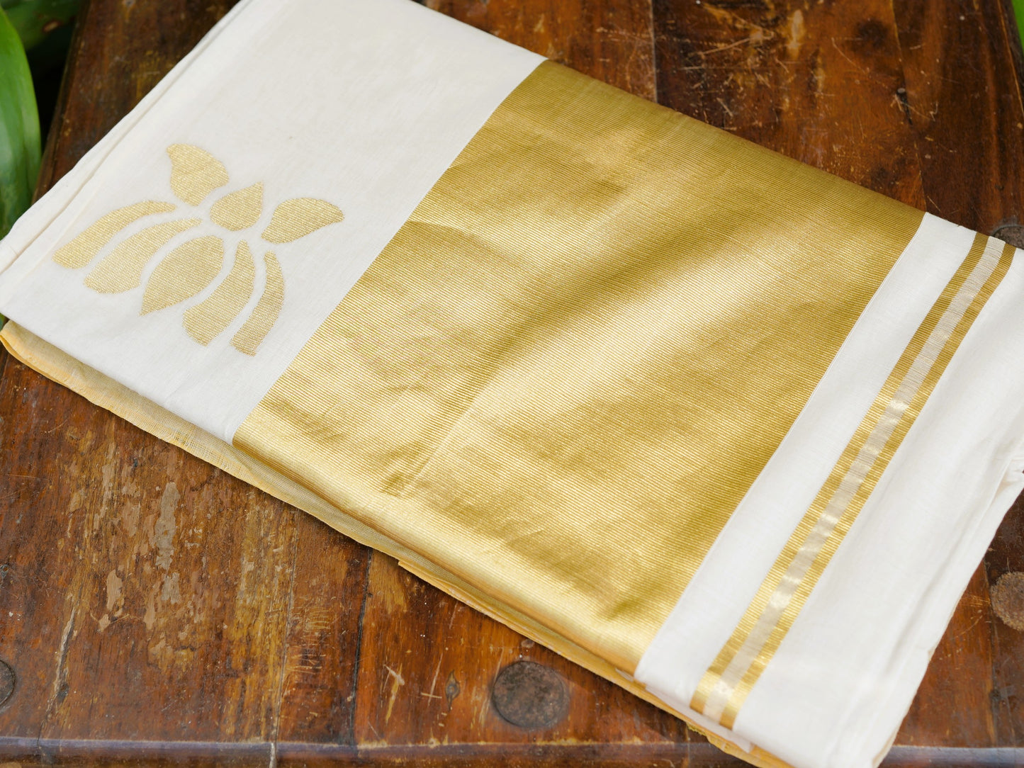 Premium Handloom Pure Cotton Set Mundu With Lotus Woven Design