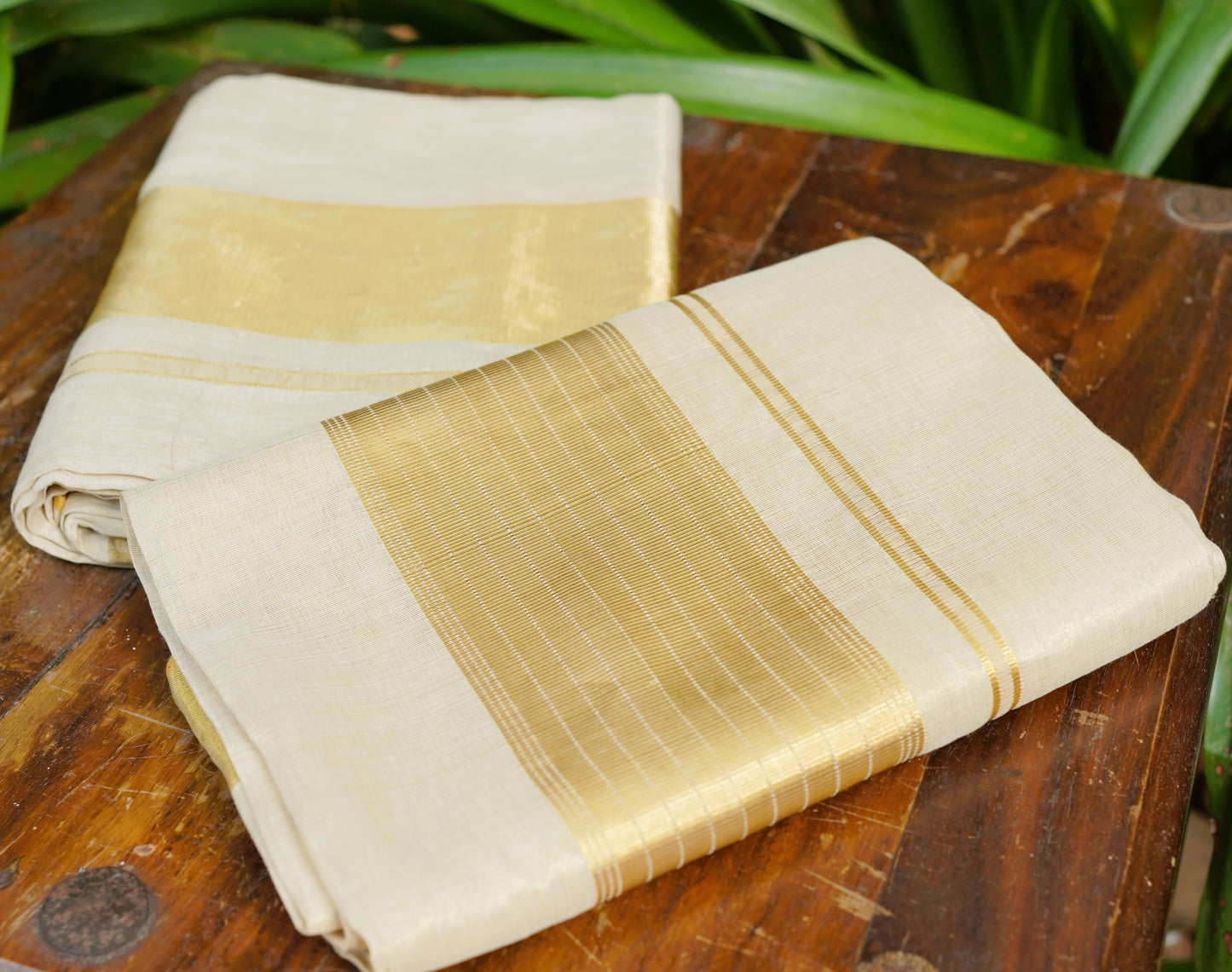 Premium Handloom Tissue Set Mundu With Golden Kasavu